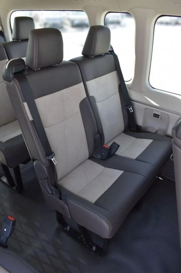 Toyota Hiace 3.5L 14 SETER