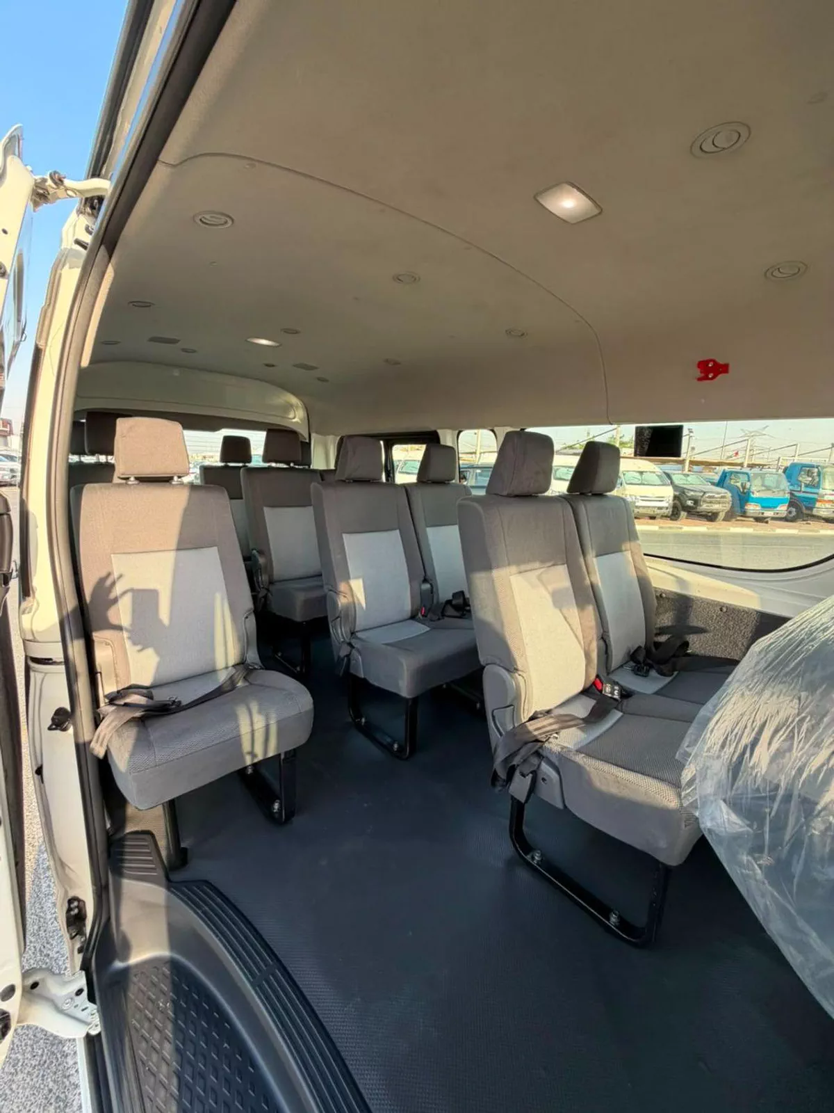 Toyota Hiace  2019 Toyota Hiace 3.5L V6 - Passenger - Patrol Manual - 13 Seater - No Accident Gcc Specs --12-0