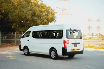 High-Roof 13-Seater Passenger Van | Automatic | GCC Specs | Ref#N85175-3