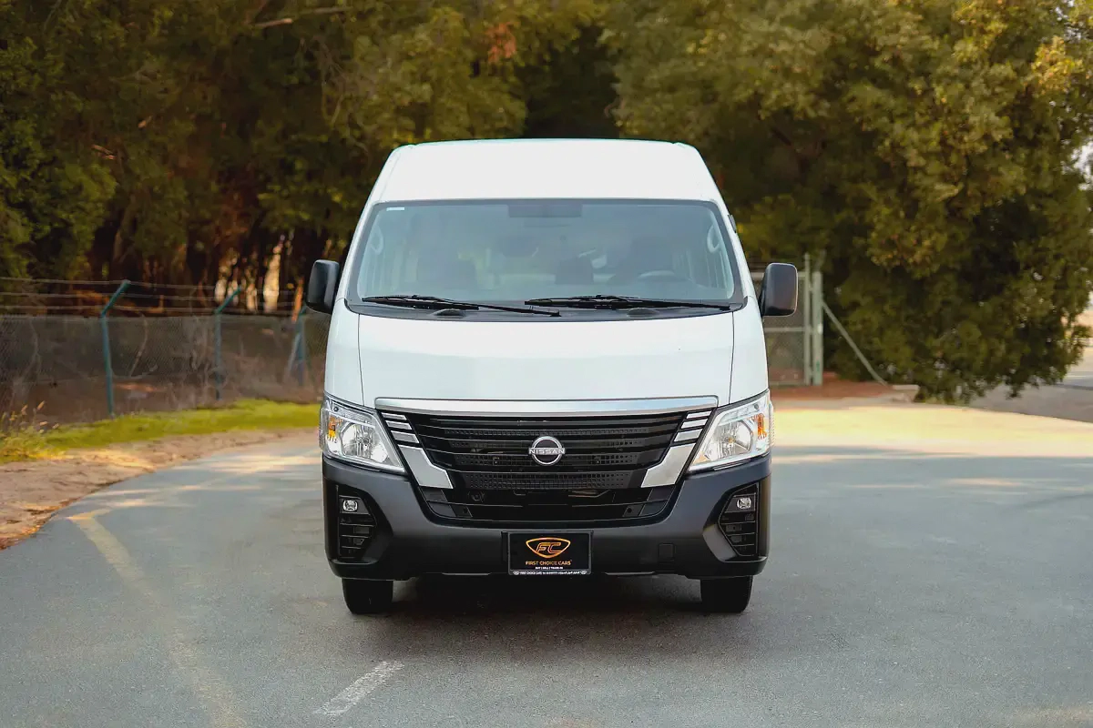 High-Roof 13-Seater Passenger Van | Automatic | GCC Specs | Ref#N85175-4-4