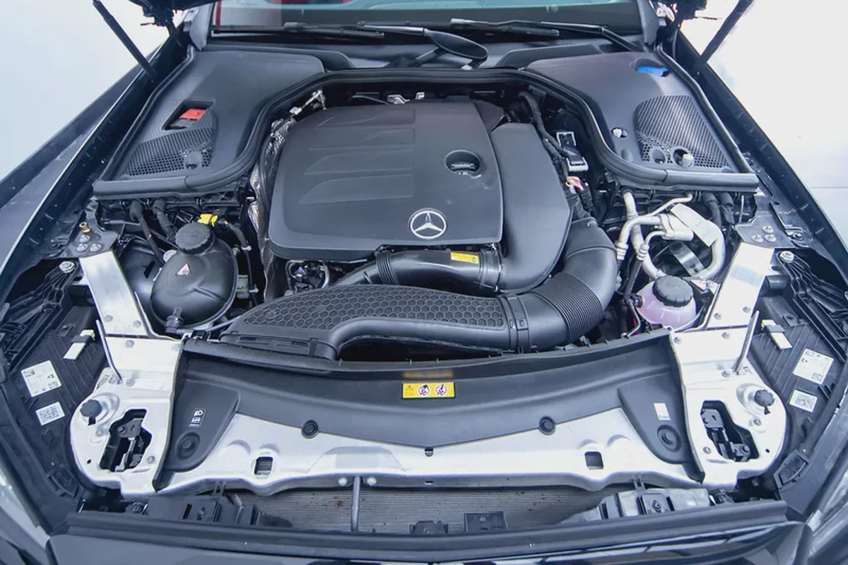 Mercedes Benz E200 Coupe | 2023 | 29,000 km-16-16