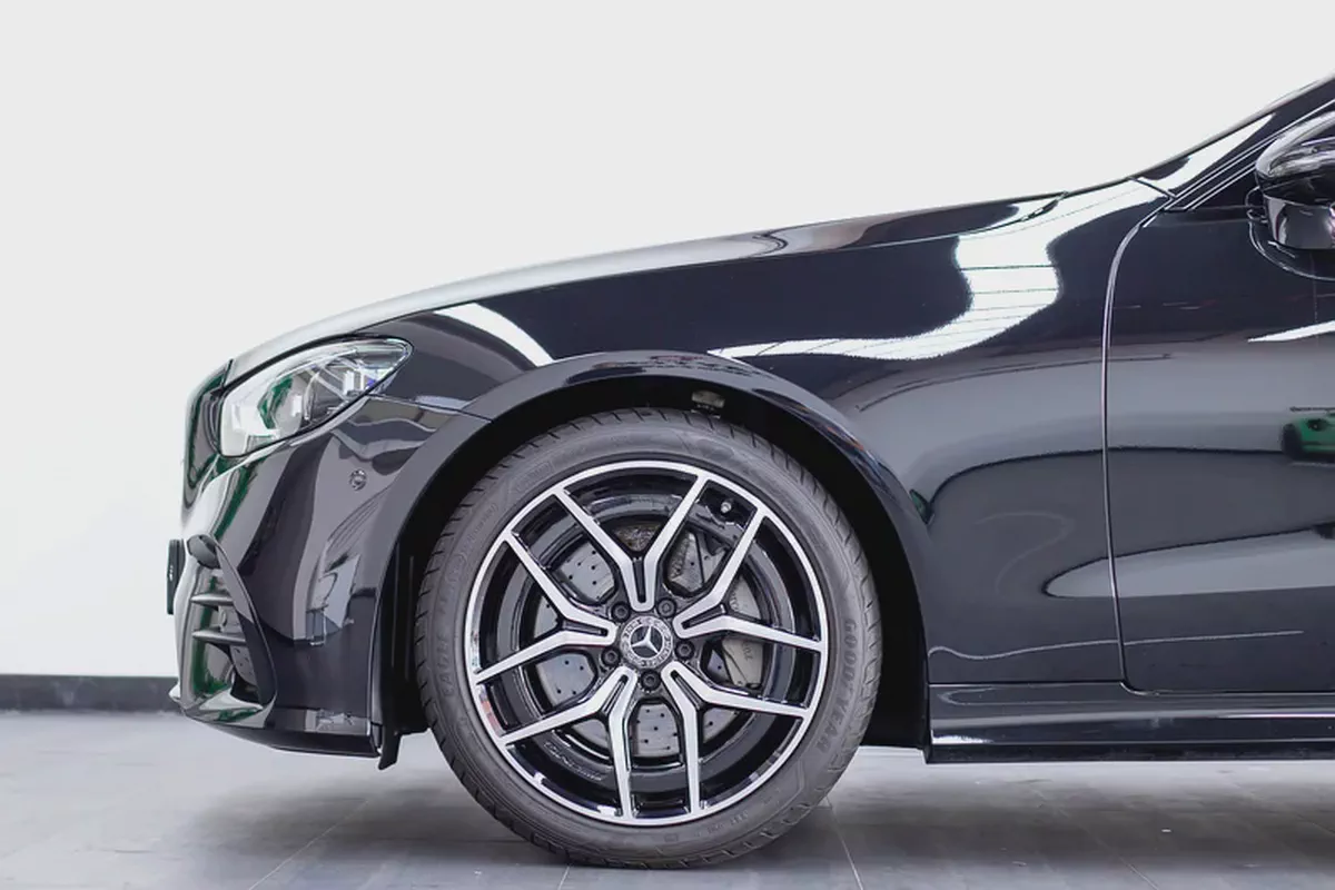 Mercedes Benz E200 Coupe | 2023 | 29,000 km-6-6