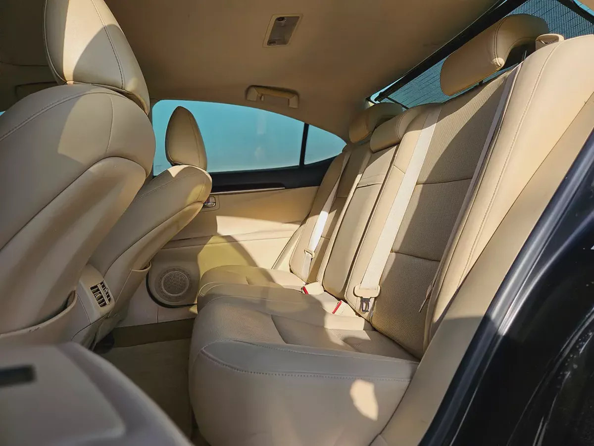 Lexus Es 350 2013 US Specs Very Neat and Clean Premium Condition Wifh Low KM Perfect Luxury Sedan-10-10