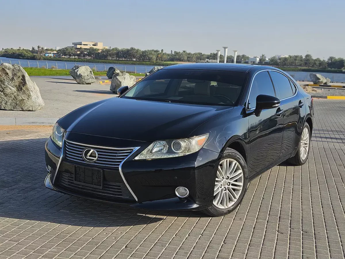 Lexus Es 350 2013 US Specs Very Neat and Clean Premium Condition Wifh Low KM Perfect Luxury Sedan
