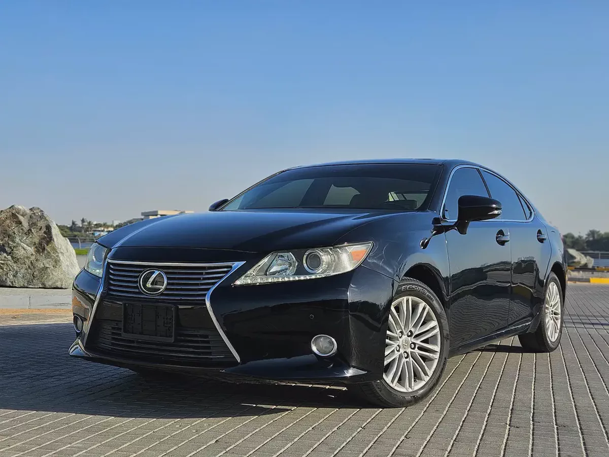 Lexus Es 350 2013 US Specs Very Neat and Clean Premium Condition Wifh Low KM Perfect Luxury Sedan-4-4