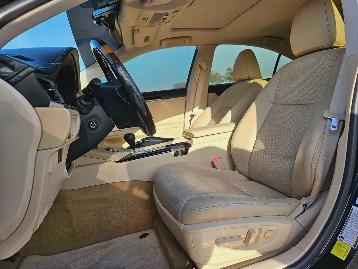 Lexus Es 350 2013 US Specs Very Neat and Clean Premium Condition Wifh Low KM Perfect Luxury Sedan-6-6