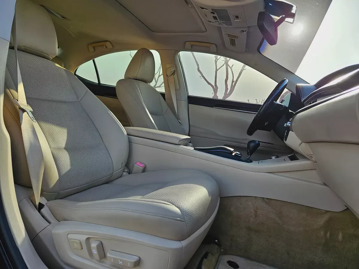 Lexus Es 350 2013 US Specs Very Neat and Clean Premium Condition Wifh Low KM Perfect Luxury Sedan-7-7