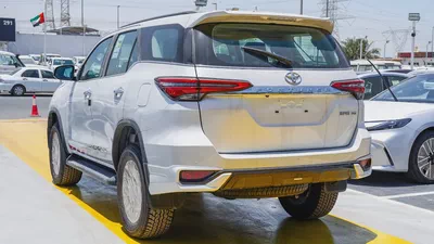 Toyota Fortuner SR5 2026 GCC Specs Adventure 4.0-3