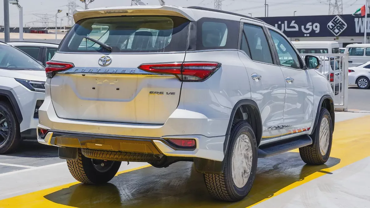 Toyota Fortuner SR5 2026 GCC Specs Adventure 4.0-4-4