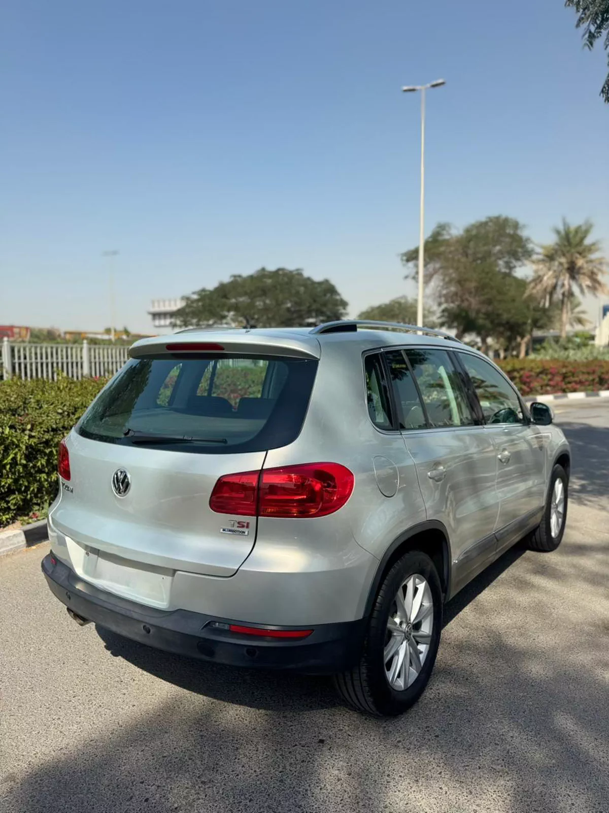 Volkswagen TIGUAN 2016-10-10
