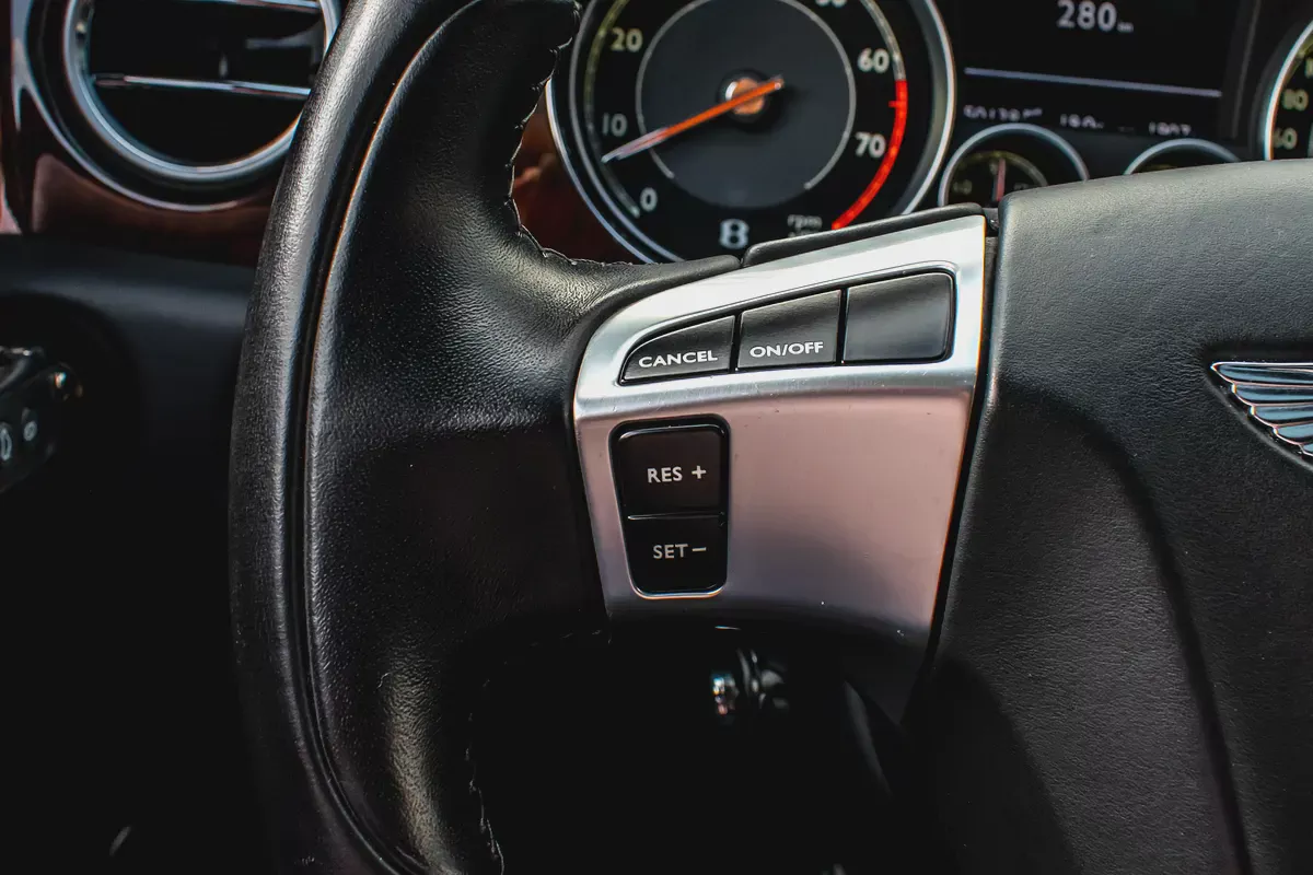 2014 - BENTLEY FLYING SPUR - SUPER CLEAN - ONLY 50,000 KM-10-10