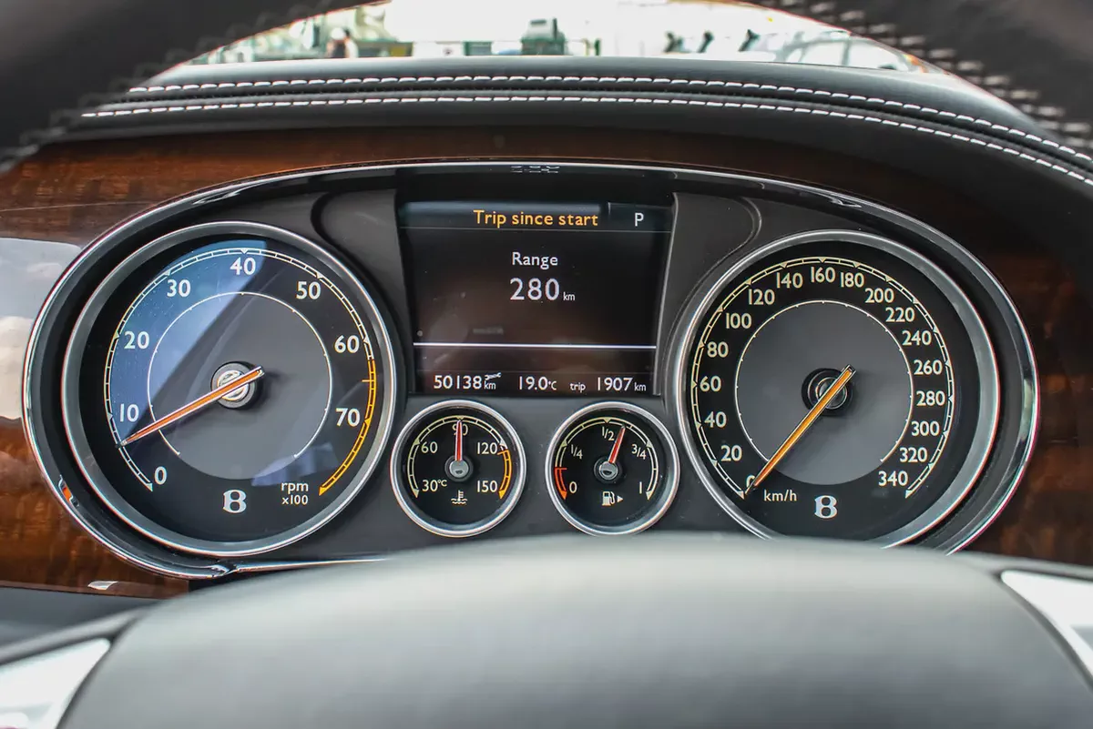 2014 - BENTLEY FLYING SPUR - SUPER CLEAN - ONLY 50,000 KM-8-8