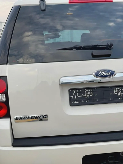 Ford Explorer XLT 2010 - GCC first owner-10