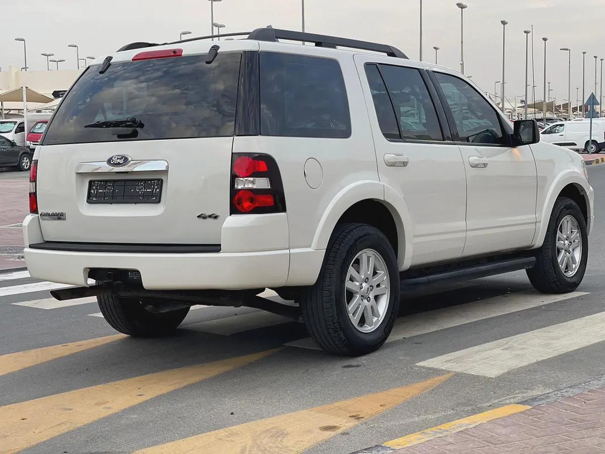 Ford Explorer XLT 2010 - GCC first owner-9-9