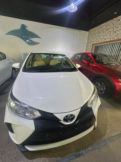 2022 Toyota Yaris SE - GCC Specs - Excellent Condition!-1