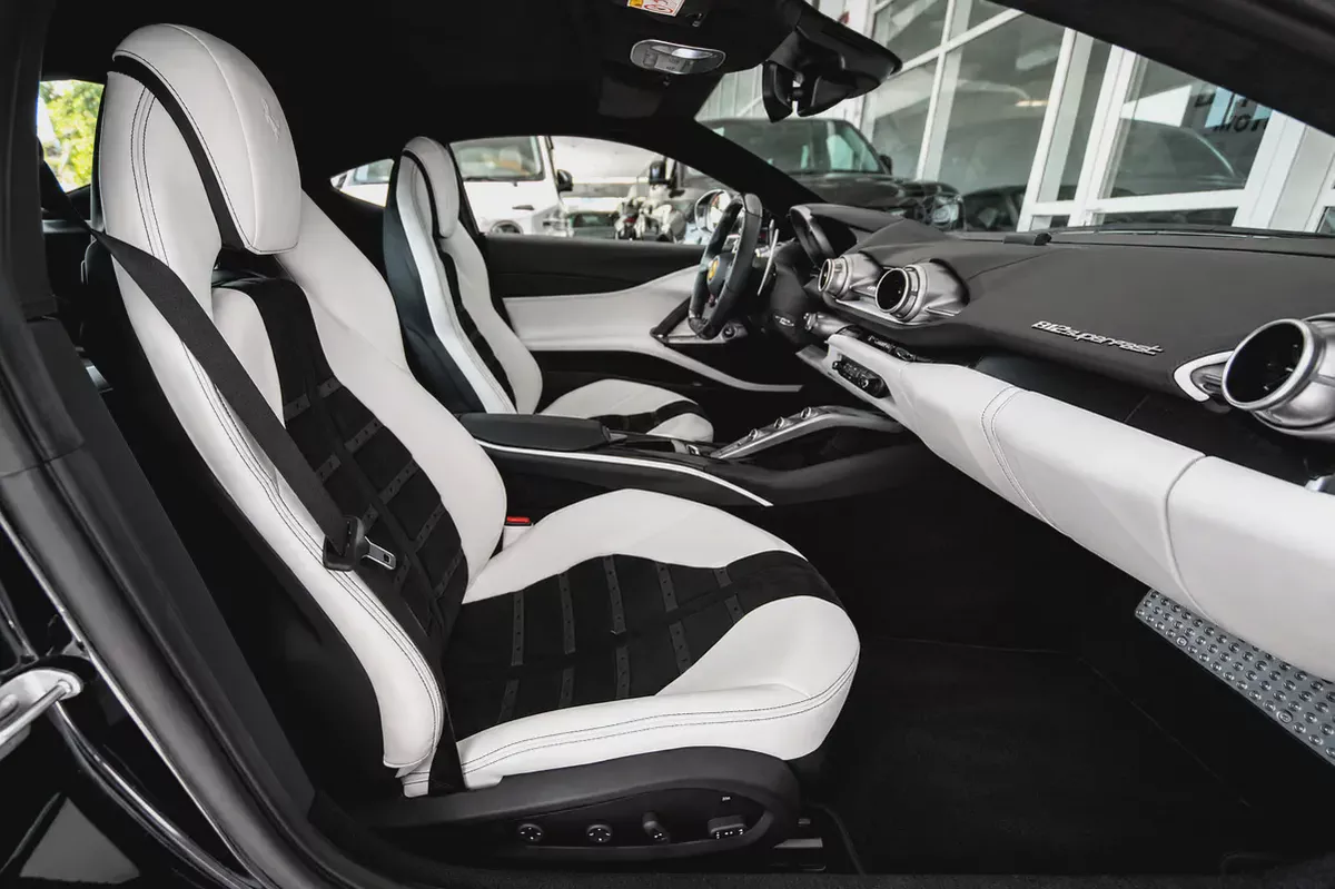 Ferrari 812 Superfast 2020 | Japanese Specs | Under warranty | 4,100km-12-12