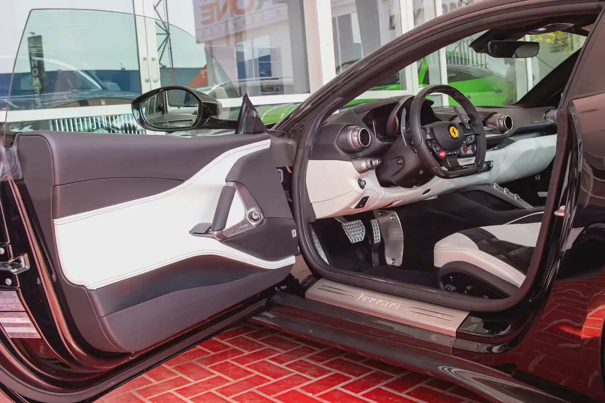 Ferrari 812 Superfast 2020 | Japanese Specs | Under warranty | 4,100km-16-16
