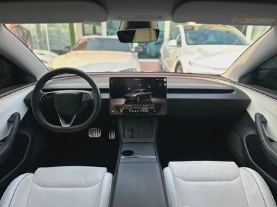 TESLA MODEL 3 PERFORMANCE GCC 2025 Service History (Under Warranty) Original Paint Zero Accidents Fi-11