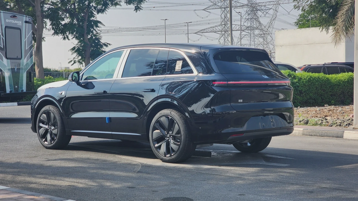 Li Auto L6 (Black)-11-11