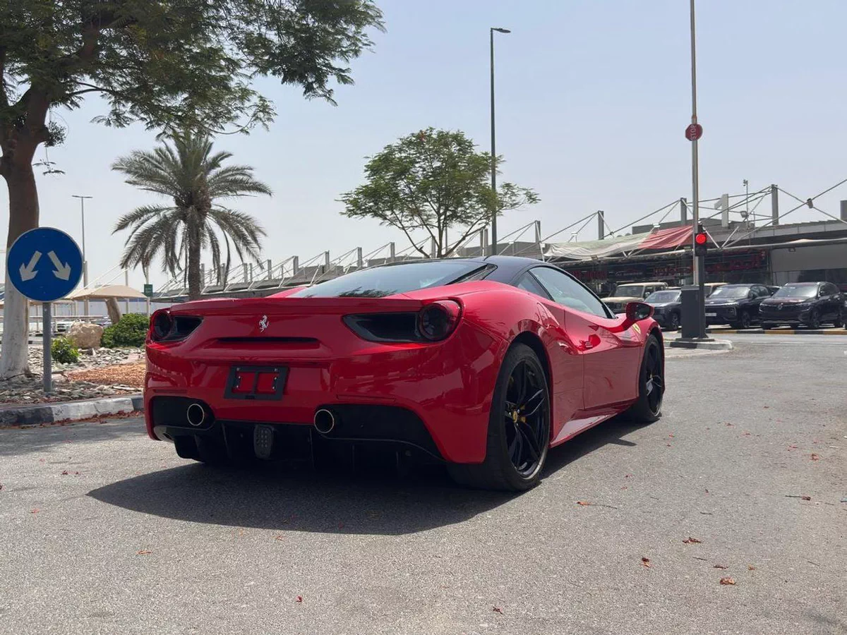 Ferrari 488 GTB HIGH SPEC-4-0