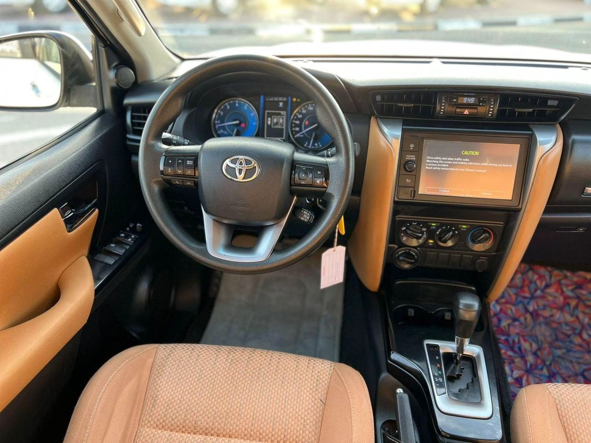 Toyota Fortuner 2022 Toyota Fortuner EXR 2.7 V4  - AWD 4x4 - GCC - Rear Sensor-11-0