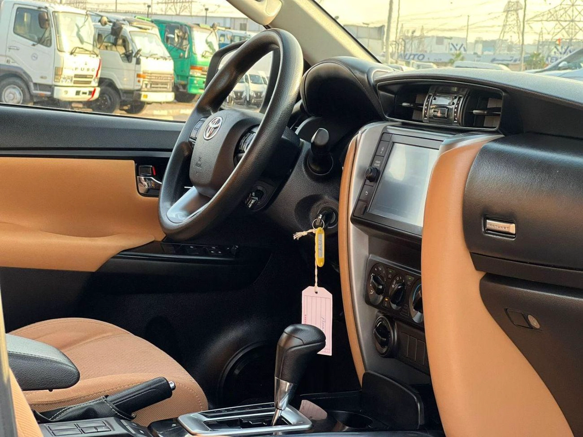 Toyota Fortuner 2022 Toyota Fortuner EXR 2.7 V4  - AWD 4x4 - GCC - Rear Sensor-13-0