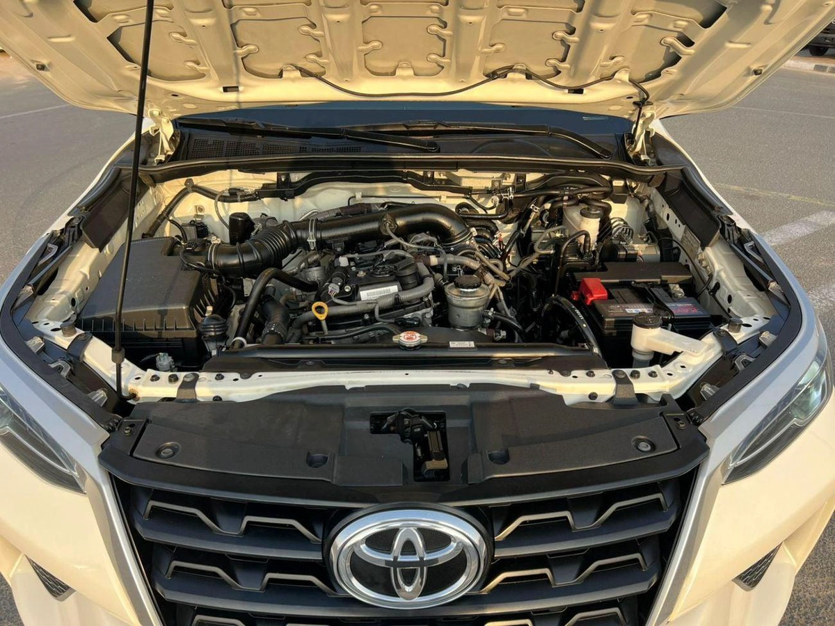 Toyota Fortuner 2022 Toyota Fortuner EXR 2.7 V4  - AWD 4x4 - GCC - Rear Sensor-19-0