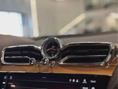AED 11,660 P.M | 0% DOWN PAYMENT | BENTLEY BENTAYGA AZURE FIRST EDITION | 4.0L V8 | FULL AGENCY SERV-15