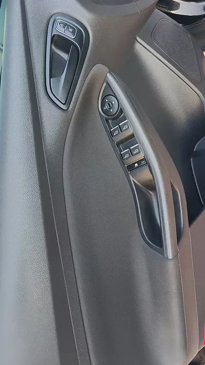Ford Focus GCC | 1.5L Engine | Model 2018 | Well Maintained | Ready to Drive  Drive with confidence-11