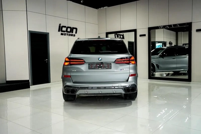 BMW X5 M60i 2025 GCC Specs - Brand New!-15