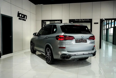 BMW X5 M60i 2025 GCC Specs - Brand New!-12