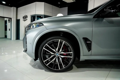 BMW X5 M60i 2025 GCC Specs - Brand New!-10