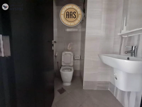 In prime location Chiller free huge 1bhk with all amenities