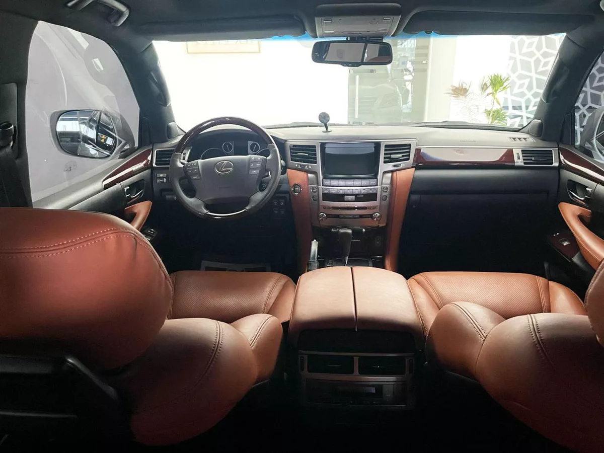 Lexus LX570 PLATINUM Prestige 5.7L-7-0