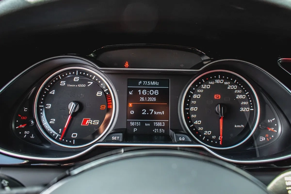 2014 - AUDI RS4 - SUPER CLEAN - LIKE NEW - ONLY 56,000 KM