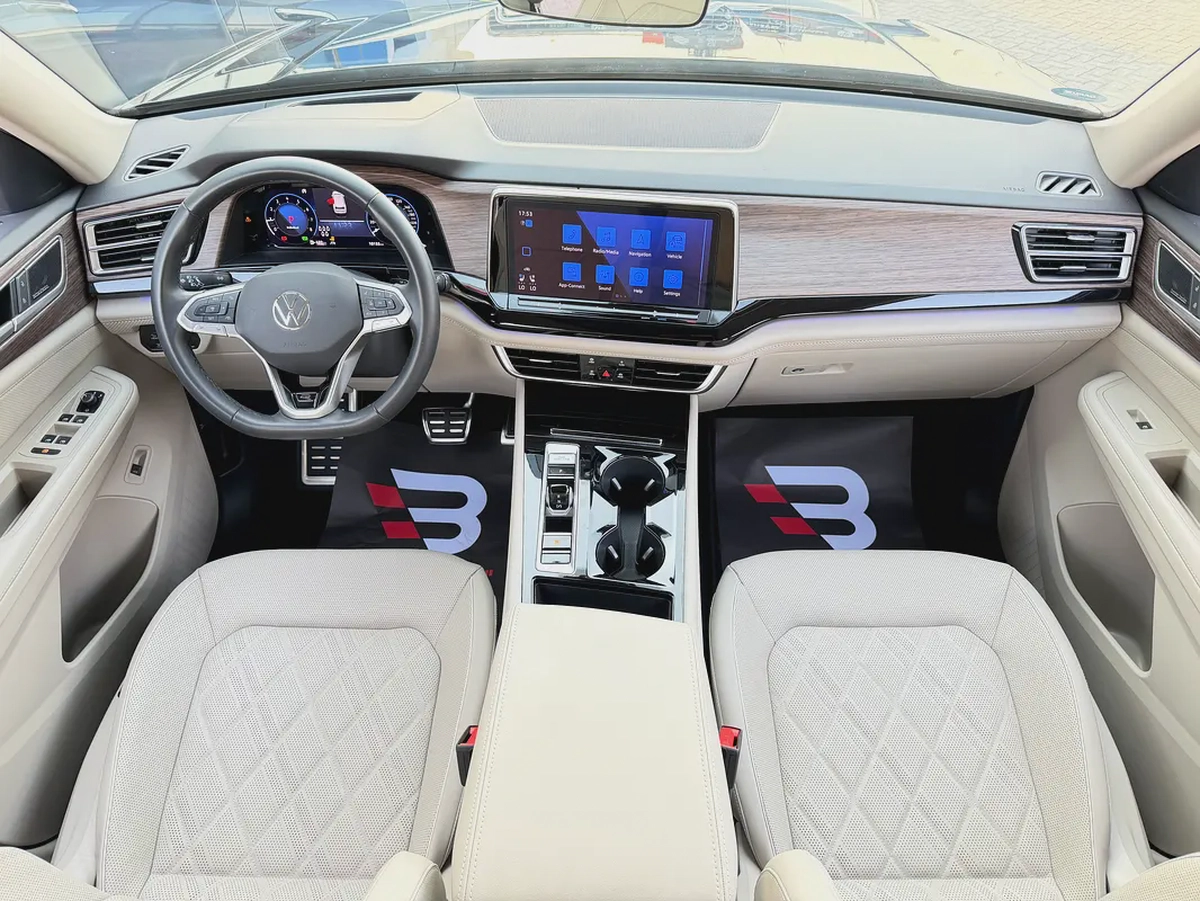 فولكسفاغن تيرامونت ار لاين اسود / بيج خليجي 2025 Volkswagen Teramont R-Line | GCC Specs | Brand New-8-8