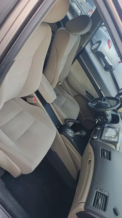 Honda Civic i-VTEC GCC – Reliable & Fuel Efficient Model: 2010 Mileage: 191360 KMS Specs: GCC Well-m-11