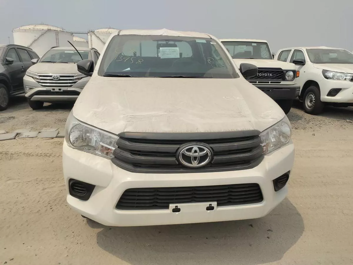 Toyota Hilux GL TOYOTA HILUX || NARROW BODY BASIC || 2.4L DIESEL MANUAL / Only For Africa-1-0