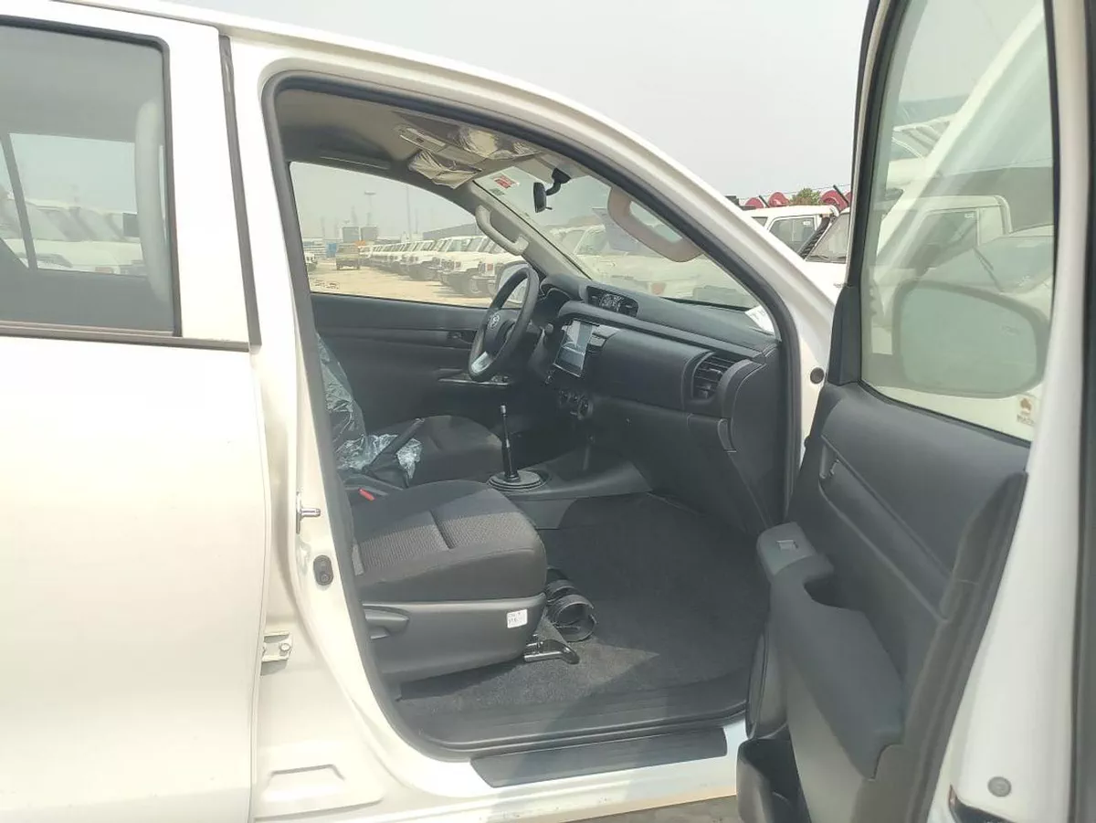 Toyota Hilux GL TOYOTA HILUX || NARROW BODY BASIC || 2.4L DIESEL MANUAL / Only For Africa-6-0