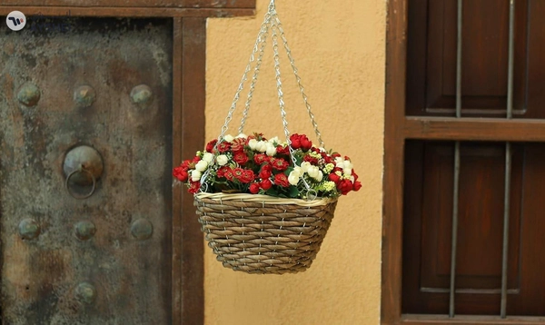 YATAI Wall Hanging Handmade Bamboo Fiber Wooden Flower Round Basket with Metal Chain Home Garden Indoor Outdoor Decoration (Small)