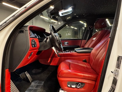 Rolls-Royce Cullinan 2022-6