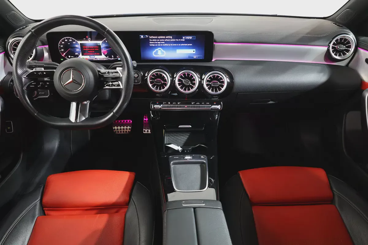 Mercedes A 200 2024 | GCC Specs | GARGASH WARRANTY + SERVICE CONTRACT I ACCIDENTS FREE I AMG KIT .-10-10