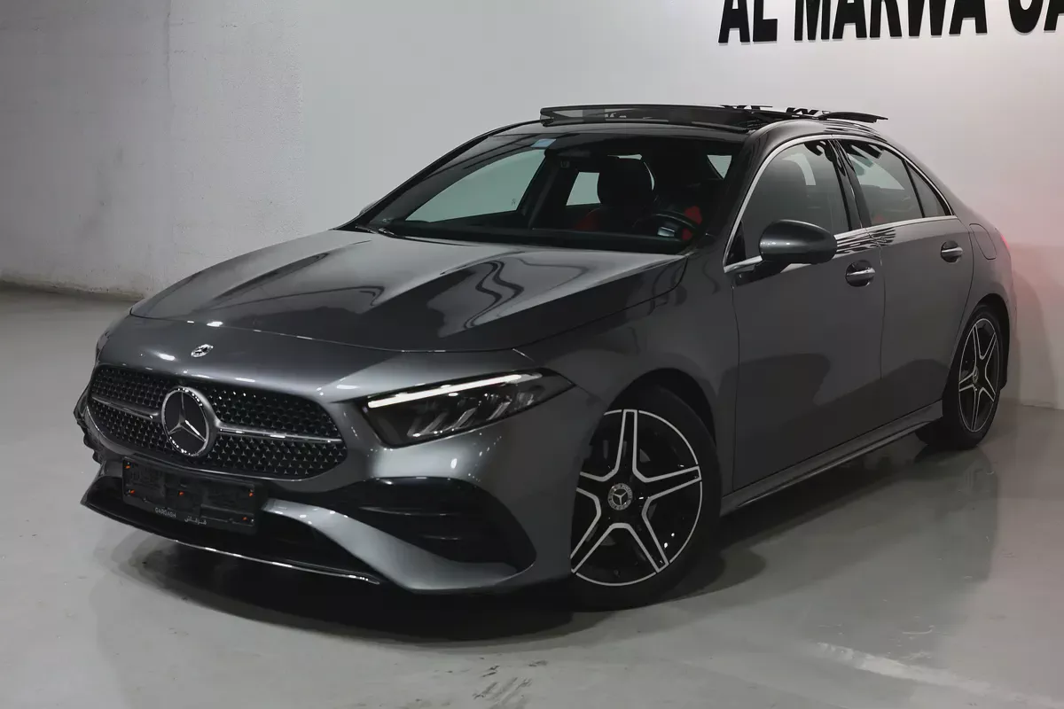 Mercedes A 200 2024 | GCC Specs | GARGASH WARRANTY + SERVICE CONTRACT I ACCIDENTS FREE I AMG KIT .