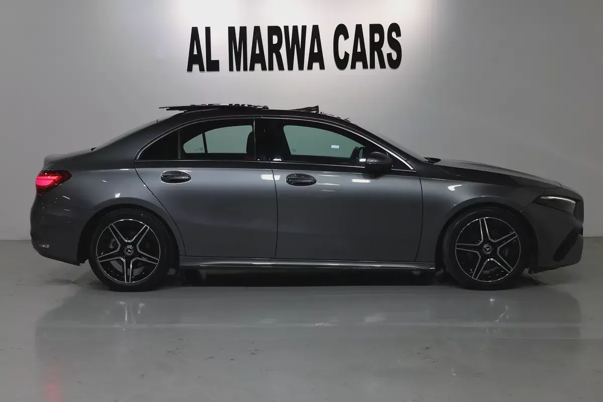 Mercedes A 200 2024 | GCC Specs | GARGASH WARRANTY + SERVICE CONTRACT I ACCIDENTS FREE I AMG KIT .-6-6