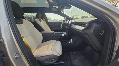 Polestar 3 (Gold)-9