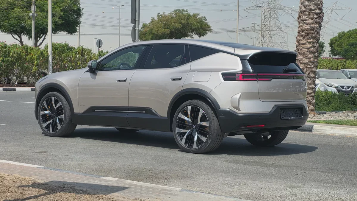 Polestar 3 (Gold)-19-19