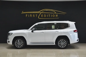 Toyota Land Cruiser VXR 2022 GCC Specs l No paint l No accident