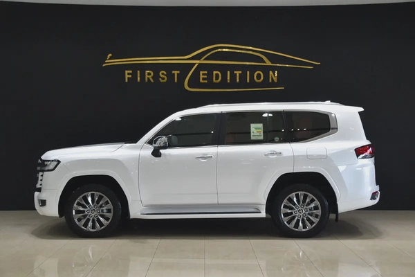 Toyota Land Cruiser VXR 2022 GCC Specs l No paint l No accident