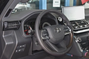 Toyota Land Cruiser VXR 2022 GCC Specs l No paint l No accident