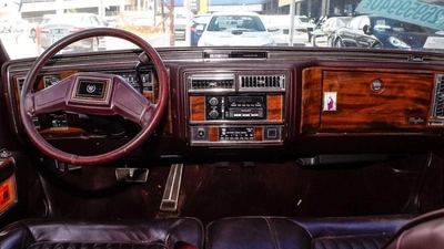 Cadillac Brougham 5.0 L-4